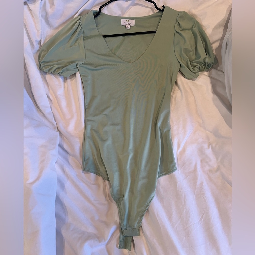 Pastel green bodysuit seamless material (S)